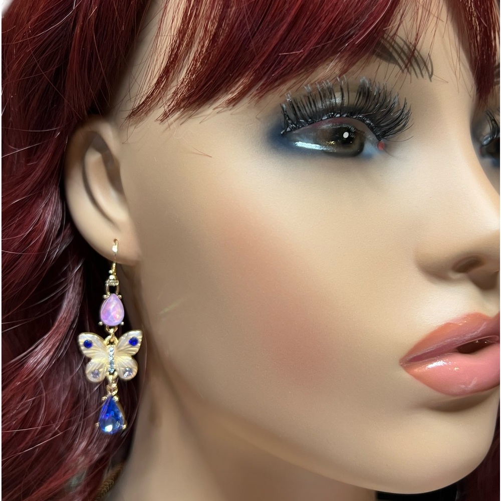 Betsey Johnson NWT Gold Tone Crystal Butterfly Mismatch Drop Earrings (J044) - Picture 2 of 6